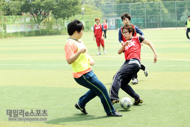 STX-삼성전자-8게임단 '축구가 아닌 '짤방' 대결?(3)