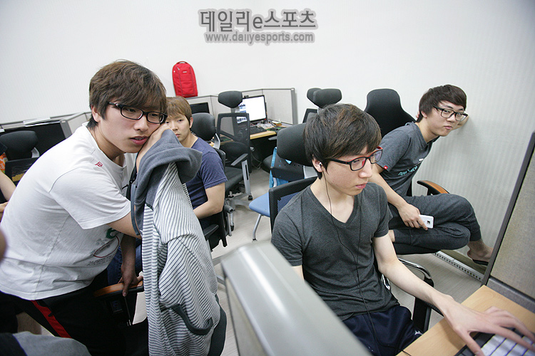STX의 MLG 2013 스프링 챔피언십 예선 현장스케치