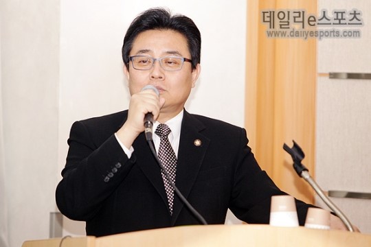 국회위원 겸직금지법 의결, 전병헌 협회장엔 영향 없나