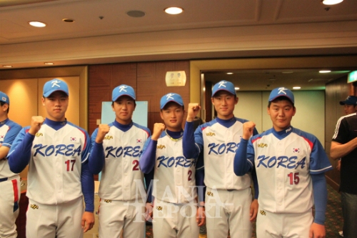 ▲지난해세계청소년대회에서2학년국가대표로선발됐던인재들.사진│김현희기자