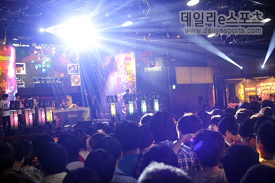 액션토너먼트 현장 "발 디딜 틈 없네"