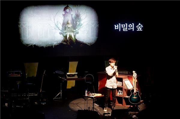 가수 윤상, '아키에이지' 게이머 위한 '특별' 콘서트 개최