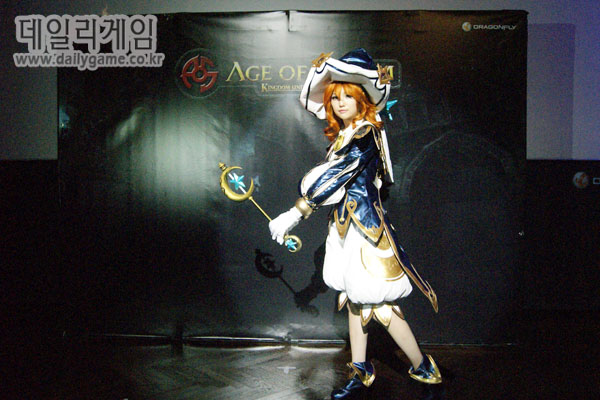 네오위즈 '에이지오브스톰' 코스프레 모델 화보