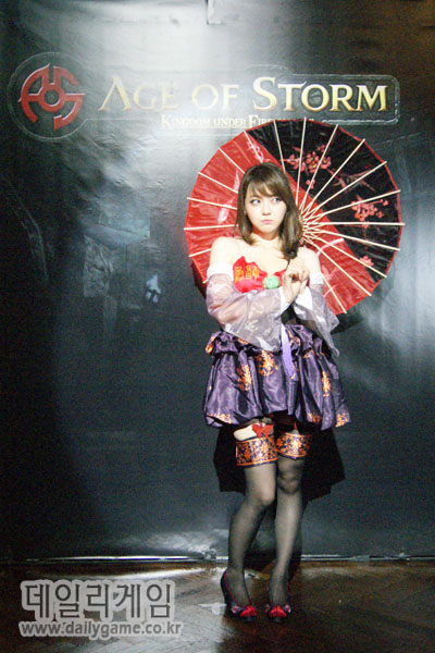 네오위즈 '에이지오브스톰' 코스프레 모델 화보
