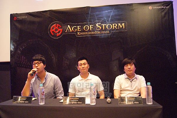 드래곤플라이 박현진 개발PM(좌측부터), 김지은 개발팀장, 네오위즈게임즈 진승현 사업팀장