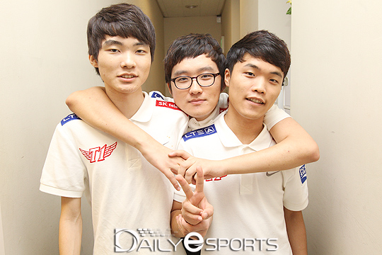 롤드컵에 진출한 SK텔레콤 T1의 이상혁, 이정현, 정언영(왼쪽부터).