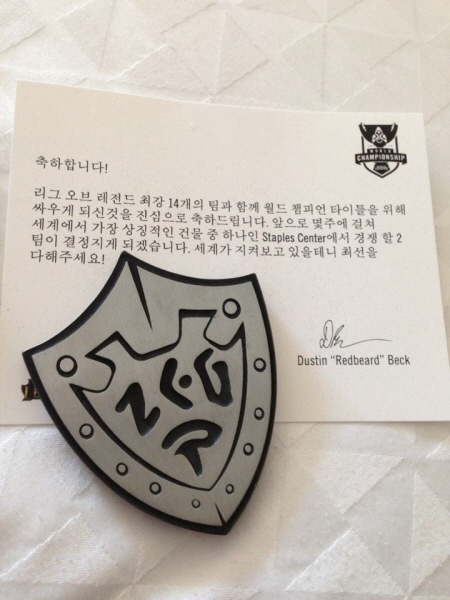 라이엇게임즈가 호텔 객실에 비치한 환영 카드(사진=SK텔레콤 T1 최병훈 코치 페이스북 발췌).
