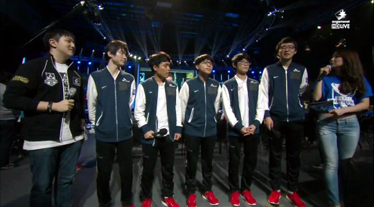 A조 공동 1위로 롤드컵 8강에 진출한 SK텔레콤 T1(방송화면 캡처).