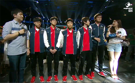 SK텔레콤 T1 선수단(온게임넷 방송 화면 캡처).