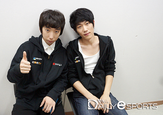 언더레이티드 허욱방(왼쪽)-이주환