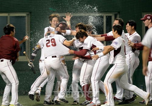 ▲프로야구넥센히어로즈가26일창단첫포스트시즌티켓을확정지었다.자료사진