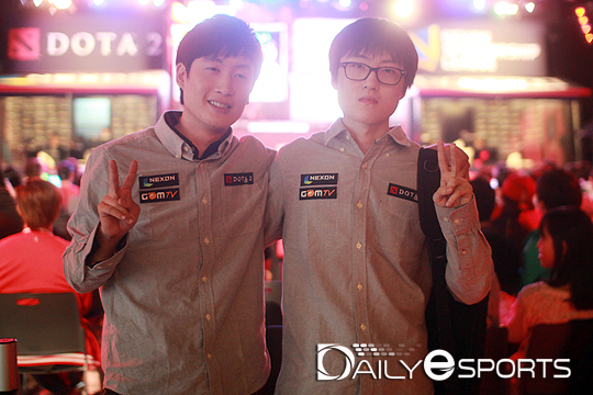 시즌원 김지섭(왼쪽)-전민호