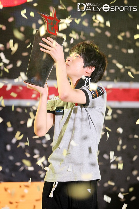 WCS 시즌2 우승자인 프라임 조성주