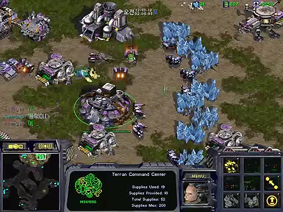 김택용의 인터넷 개인방송을 방문해 직접 게임에 임한 슈퍼주니어 규현이 "용택이다"라는 채팅을 남기는 장면(아프리카 김택용 개인방송 캡처).