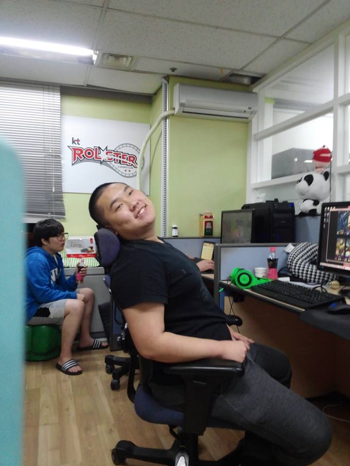 머리카락을 짧게 자른 KT 불리츠 최인석(이병권 페이스북 발췌).
