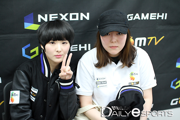 스팀팩파이브 민정선(왼쪽)-황경의