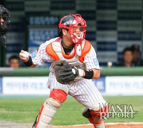 ▲올시즌FA최대어로손꼽히는롯데의강민호.사진│롯데자이언츠