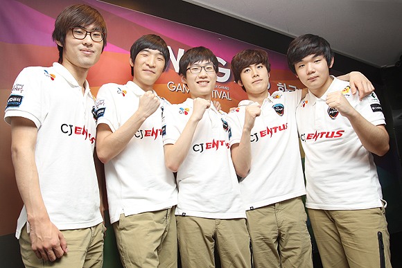 WCG 2013 그랜드 파이널에서 금메달에 도전하는 CJ 엔투스 블레이즈.