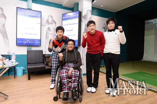 ▲GTOUR프로김민수,대한장애인골프협회장김광성,대회참가자이충영,GTOUR프로채성민(왼쪽부터).사진
