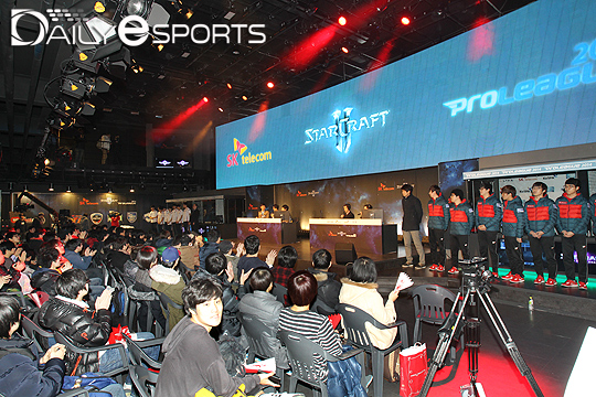 프로리그 개막전 대박! 넥슨 아레나 가득 찼다