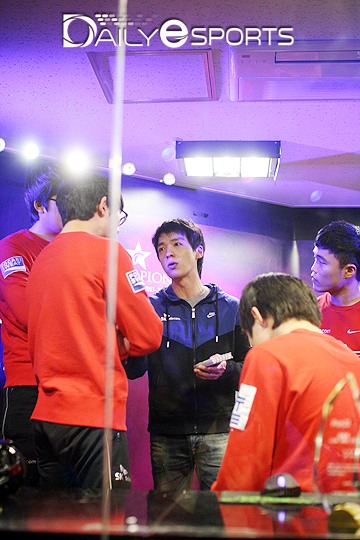 SKT K 김정균 코치 "KT 불리츠 잡고 2회 연속 우승 간다"