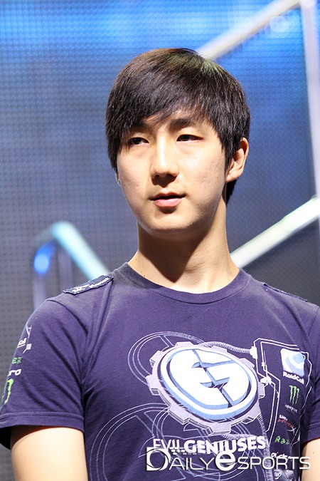 '2연패 도전' 이제동, 프로토스 연파하며 에이수스컵 2차전 진출