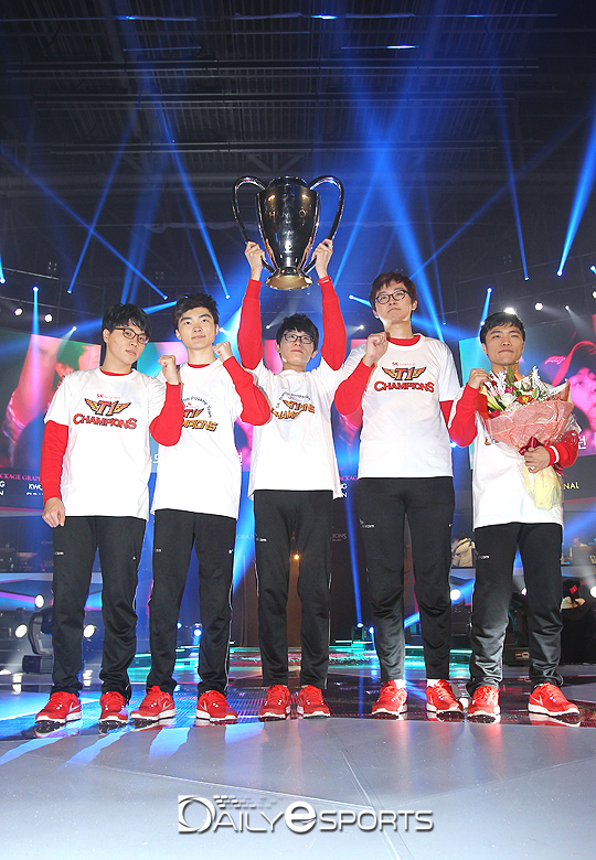 판도라TV 롤챔스 윈터 13-14에서 우승한 SK텔레콤 T1 K.