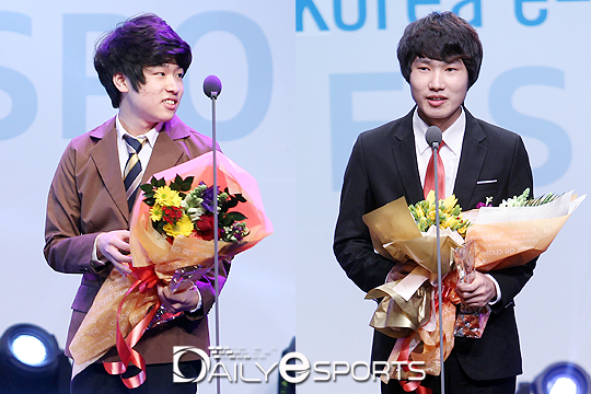 스타크래프트2 종족별 최우수상을 수상한 진에어 조성주(왼쪽)와 김유진.