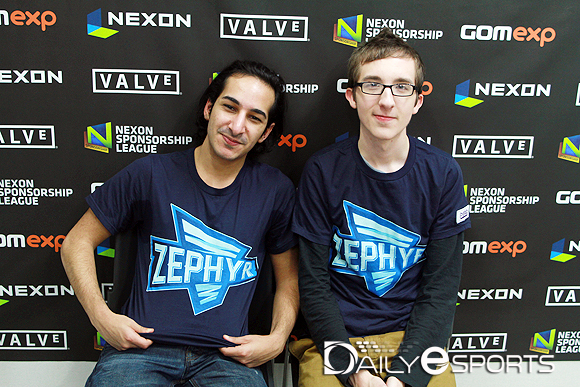 제퍼 알란 파라지(왼쪽)-코리 라이트