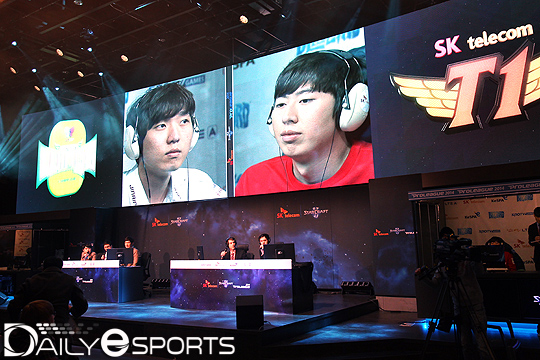 1월 20일 진에어 방태수(왼쪽)와 SK텔레콤 정명훈이 펼친 '방명록'.