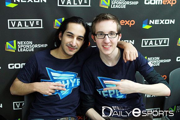 제퍼 '밤부' 알란 파라지(왼쪽)와 코리 라이트