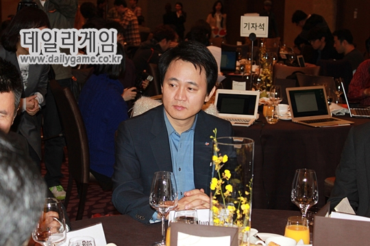 26일 서울 신도림 쉐라톤 호텔에서 열린 CJ E&M 넷마블 전략 발표회에 참석한 방준혁 상임 고문.