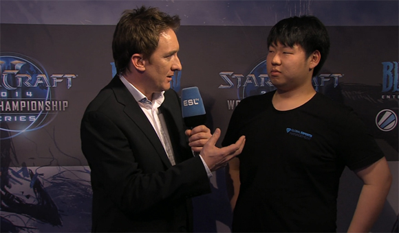 장민철이 WCS 유럽 8강에 오른 뒤 인터뷰를 하고 있다.(사진 캡처=ESL TV)