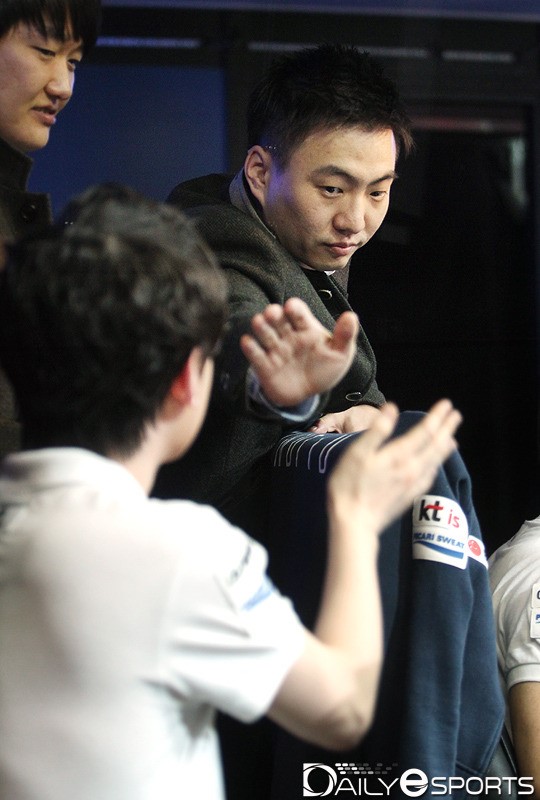 SKT K 꺾은 KT 이지훈 감독 "선수들에게 부담 주지 않았다"