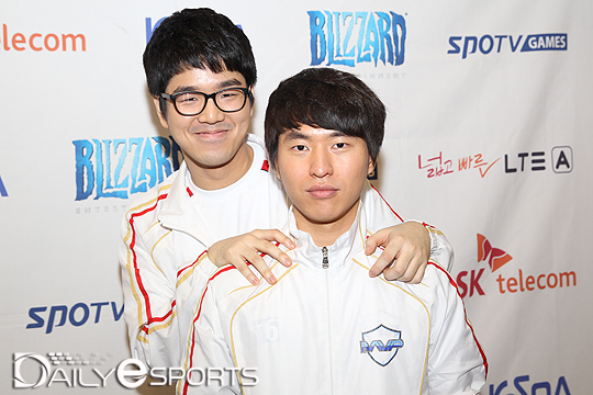 MVP 박수호(왼쪽)와 서성민