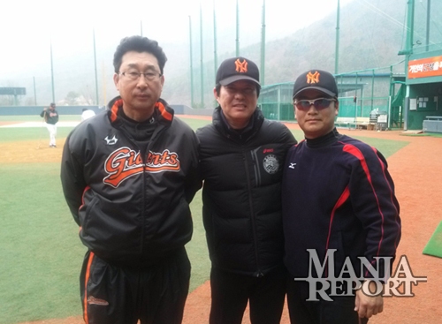 ▲영남대박태호감독(사진중앙)은아마야구에서덕장으로정평이나있다.사진│김현희기자
