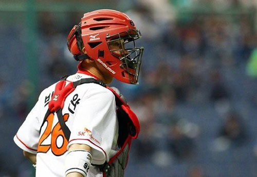 ▲현역시절의박경완SK2군감독.그는지난5일공식은퇴식을끝으로현역생활을마감했다.사진│SK와이번스