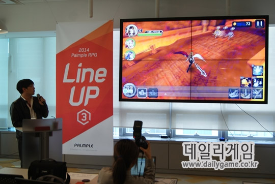 엔크루엔터테인먼트 김택승 대표가 신작 '원티드'를 소개하고 있다.