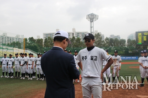 ▲2010KBS고교야구최강전당시MVP를받았던유창식.사진│김현희기자
