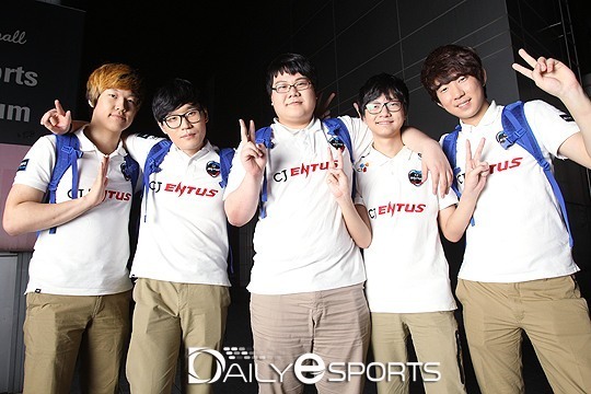 2013년 롤챔스 윈터 이후 개편된 CJ 프로스트.