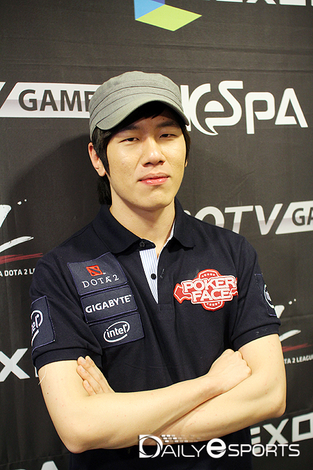 포커페이스 강태영.