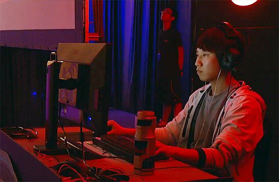 '폭격기' 최지성(사진캡처=론스타크래시 방송)