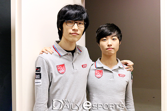'라일락' 전호진(왼쪽)과 '위즈덤' 김태완.
