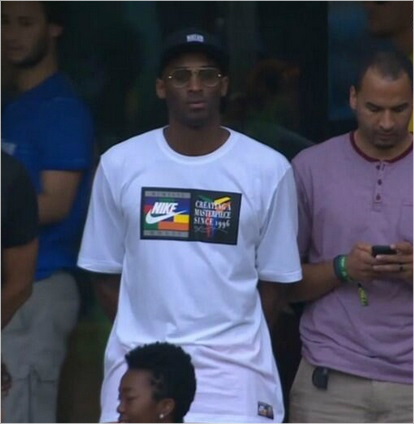 코비브라이언트가18일브라질포르탈레자에서열린브라질과멕시코의브라질월드컵경기를보고있다(사진=트위터캡처)