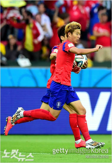 손흥민의월드컵데뷔골은축구대표팀의참패로빛을잃었다.(사진=ⓒGettyImages/멀티비츠제공)