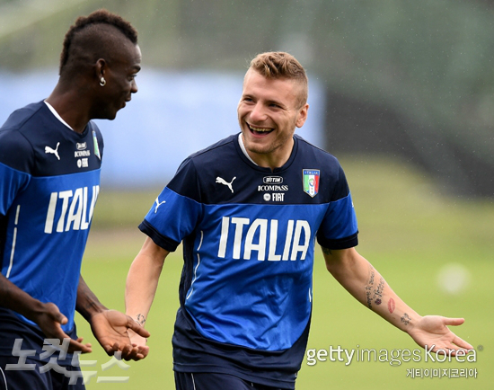 25일우루과이전에동반출격할것으로전망되는이탈리아의치로임모빌레(사진오른쪽)와마리오발로텔리(사진=ⓒGettyImages/멀티비츠제공)