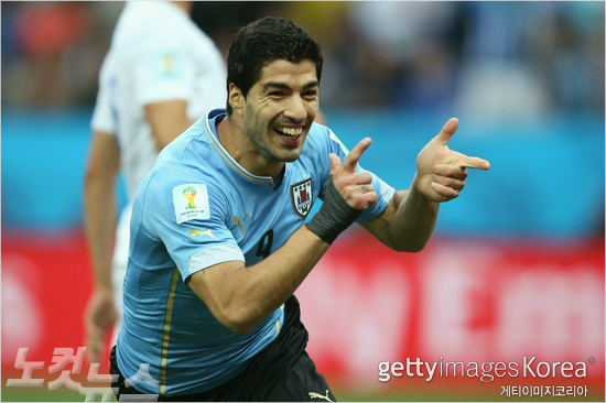 '이탈리아,나잡을수있겠어?'25일(한국시각)이탈리아와브라질월드컵D조조별리그최종전을치르는우루과이골잡이루이스수아레스.(사진=게티이미지)