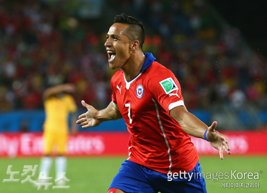 칠레가간판스타알렉시스산체스를앞세워브라질을상대로칠레축구의새로운역사에도전한다(사진=ⓒGettyImages/멀티비츠제공)