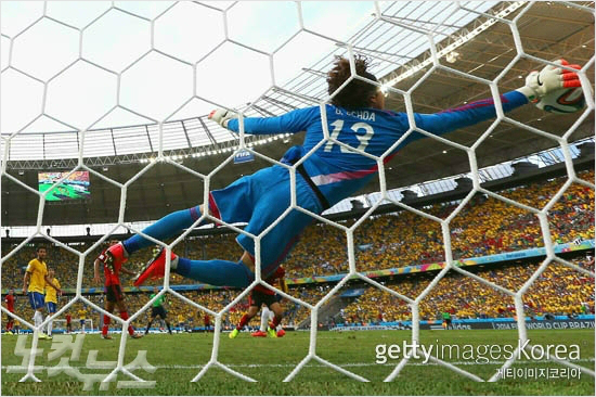 멕시코골키퍼오초아.(사진=ⓒGettyImages/멀티비츠제공)