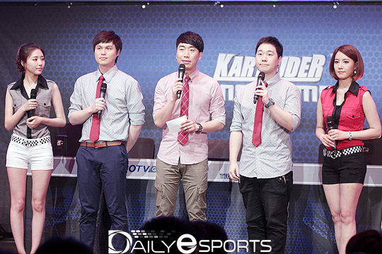 이현경 아나운서, 김대겸 해설 위원, 성승헌 캐스터, 정준 해설 위원, 양한나 아나운서(왼쪽부터).